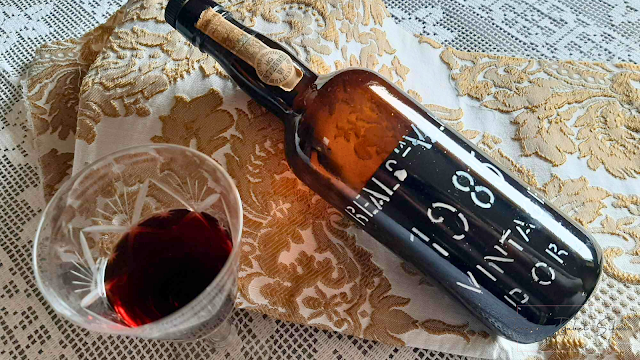 Dia Internacional do Vinho do Porto: Um Brinde à Tradição Portuguesa