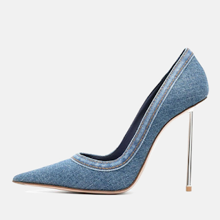 Stiletto em Denim: estilo casual com toque de glamour